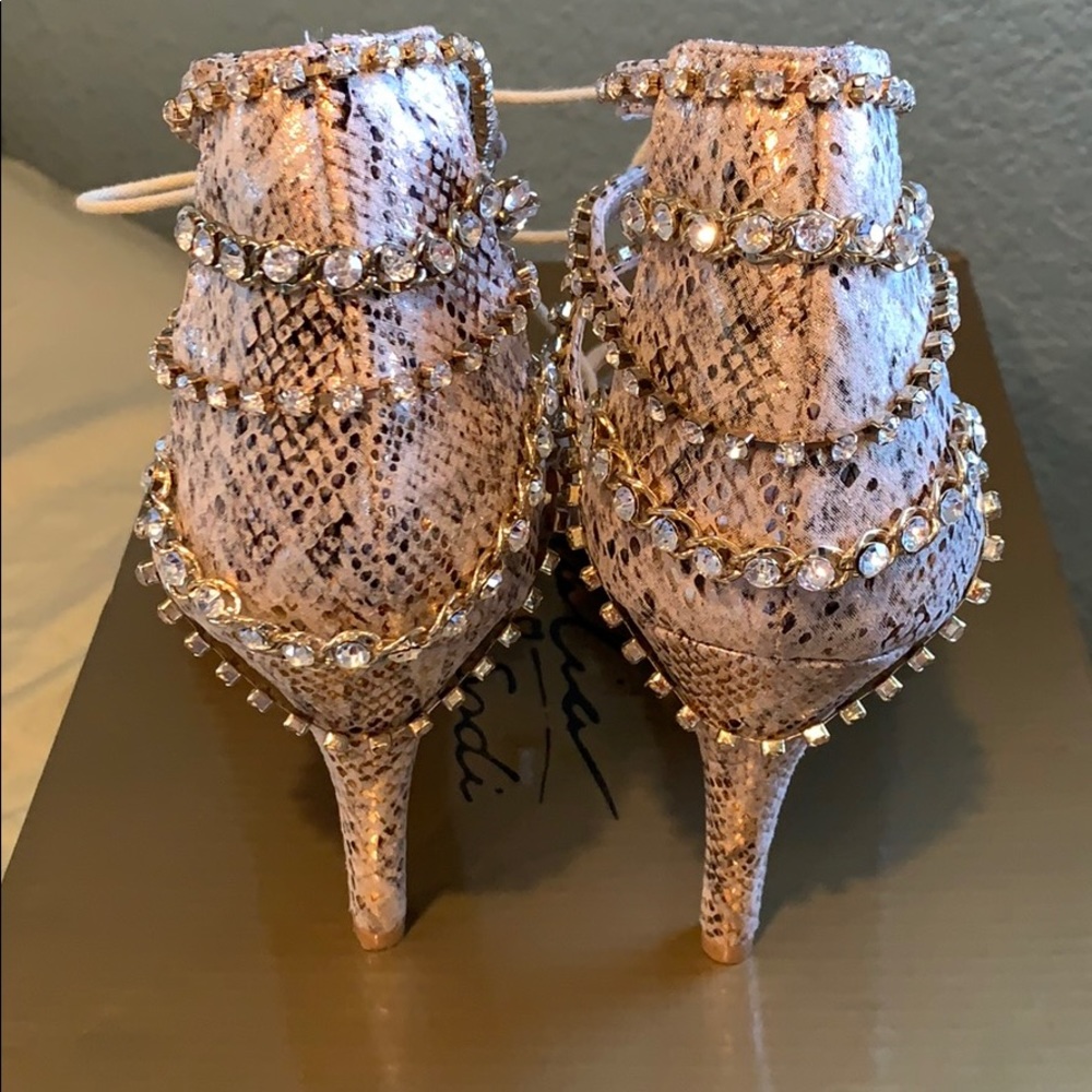 Snake print open toe heels - Picture 3 of 3